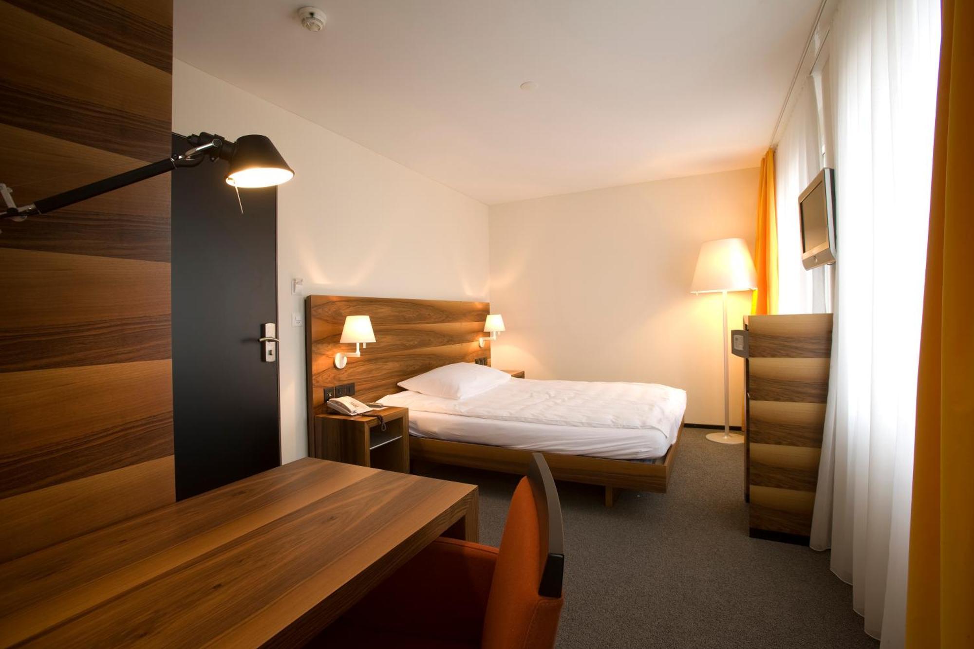 Hotel Astoria Olten Exterior photo